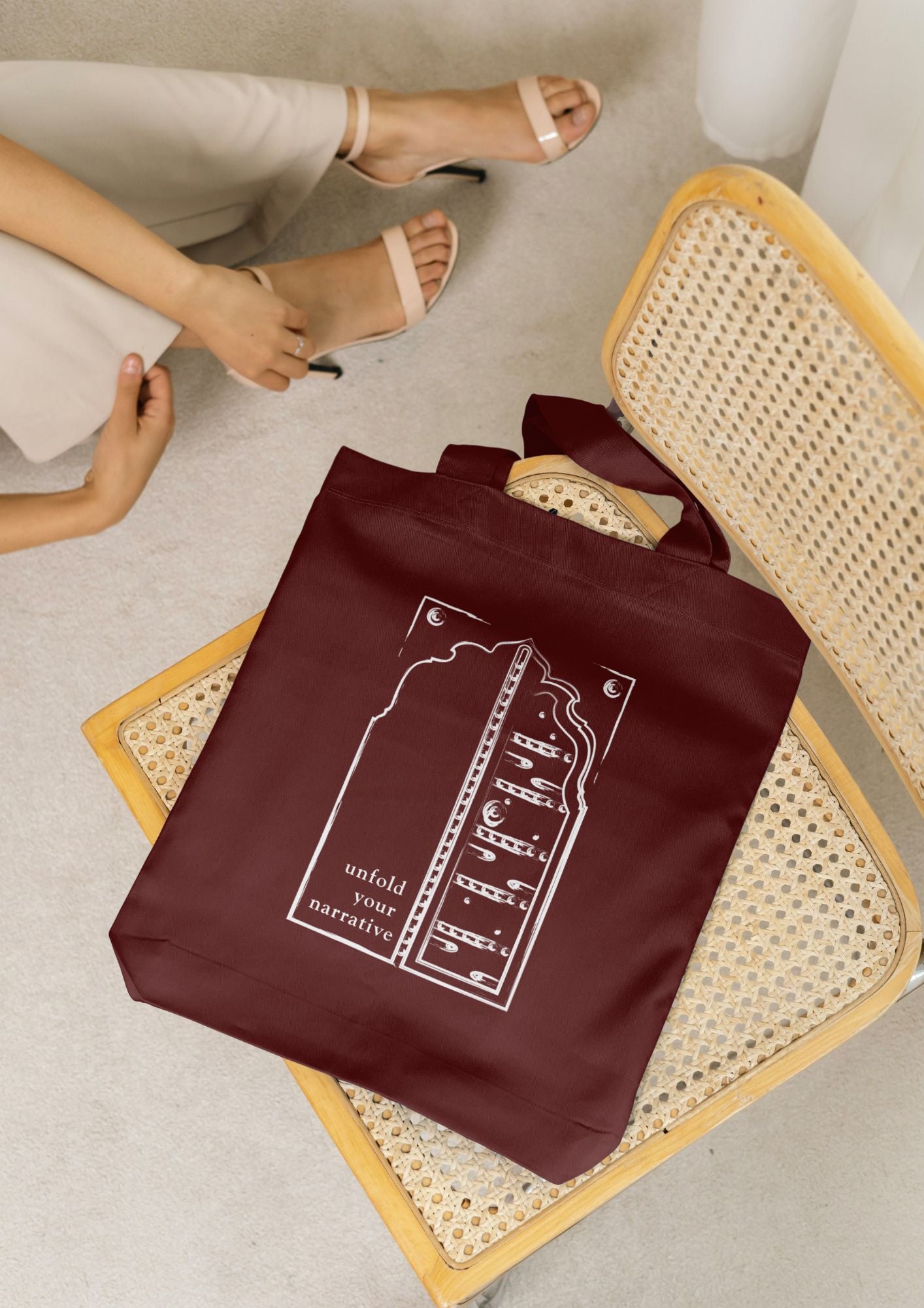 Zipper Tote Bag - Ancient Door Design